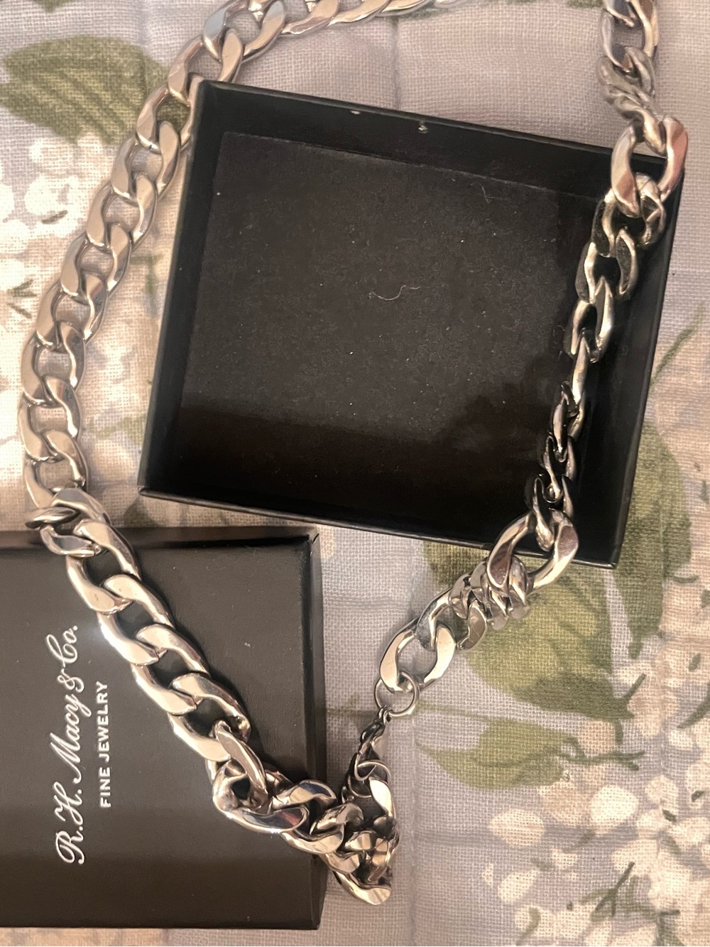 Men's Silver-Tone Cuban Link Chain Necklace size 20 inches. Beautiful